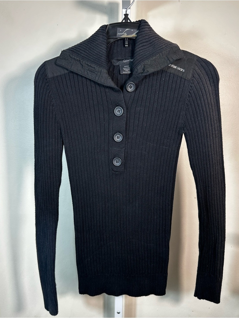 200. Calvin Klein Jeans Women’s Black Ribbed Zip-Neck Sweater